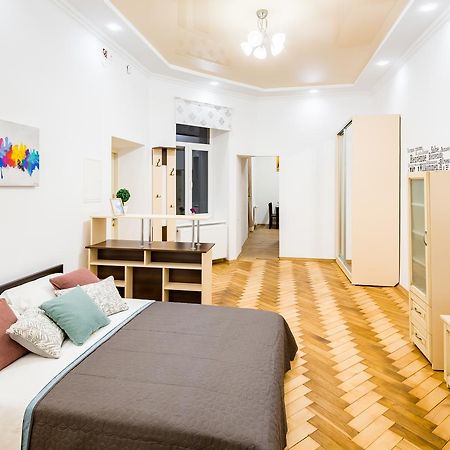 Bright And Cozy Apart With Balcony Lviv Luaran gambar